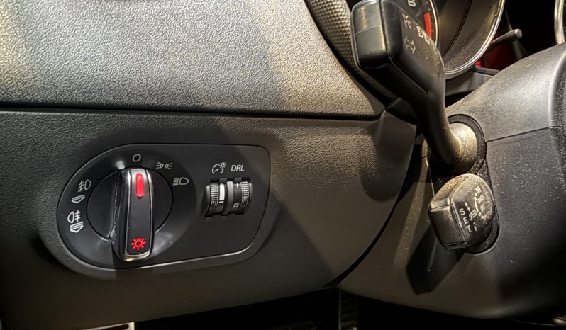 
								Audi TT Roadster 2.0 TFSI S-tronic full									