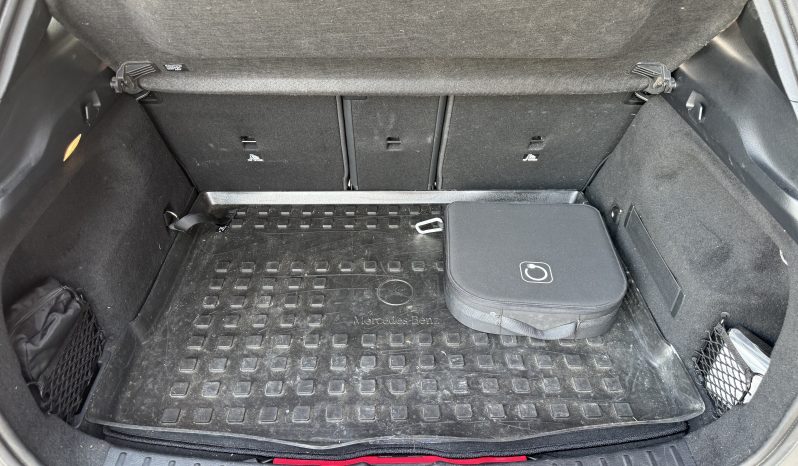 
								Mercedes-Benz GLA 250 e AMG Line full									